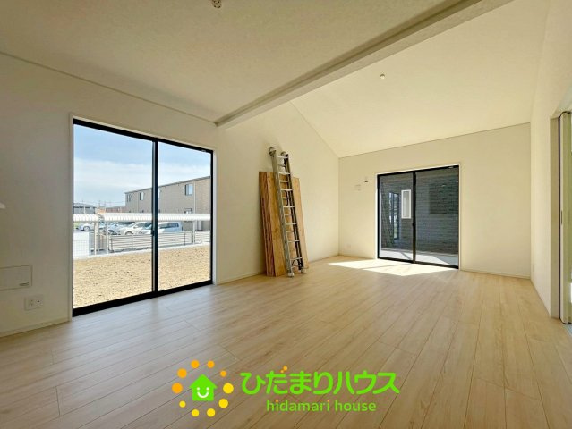 加須市馬内第3　新築一戸建て　02　クレイドルガーデンの駐車場|26/04/20　撮影