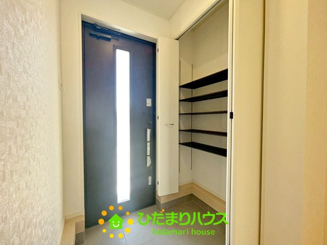 加須市馬内第3　新築一戸建て　02　クレイドルガーデンの玄関