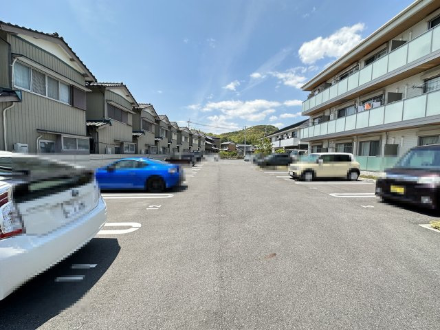 シャーメゾン アルファⅡの駐車場