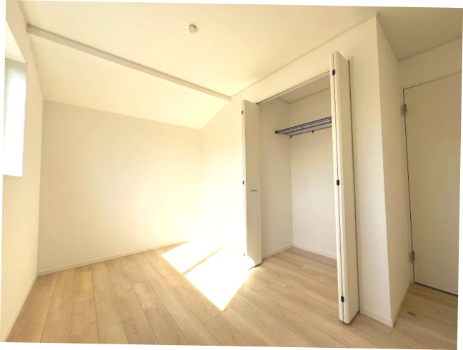 昭島市拝島町3丁目　新築戸建全3棟の洋室|【洋室1】収納スペース