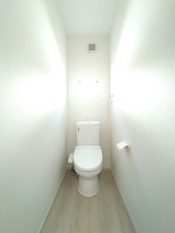 那珂市菅谷11期のトイレ|1階トイレです。