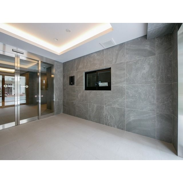 グランエール森下WESTのエントランス