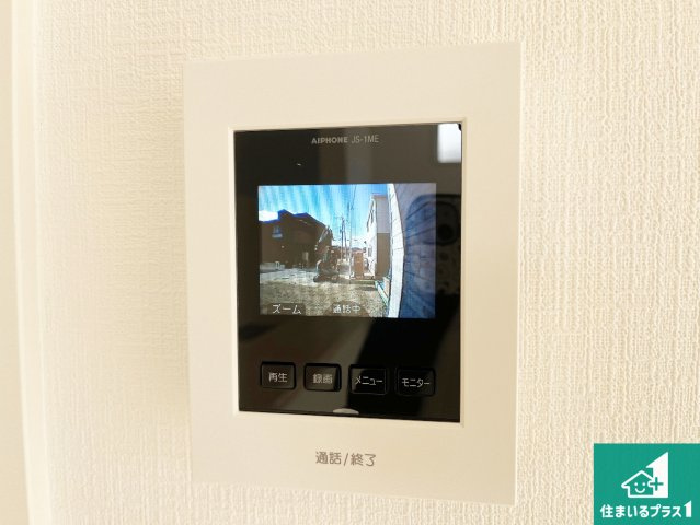 加古川市別府町新野辺　第23期　新築一戸建ての防犯設備|カラーモニターインターホン！声だけでなく来訪者の姿や顔がモニターで確認できるので、小さなお子様がいらっしゃるご家庭でも安心できます！