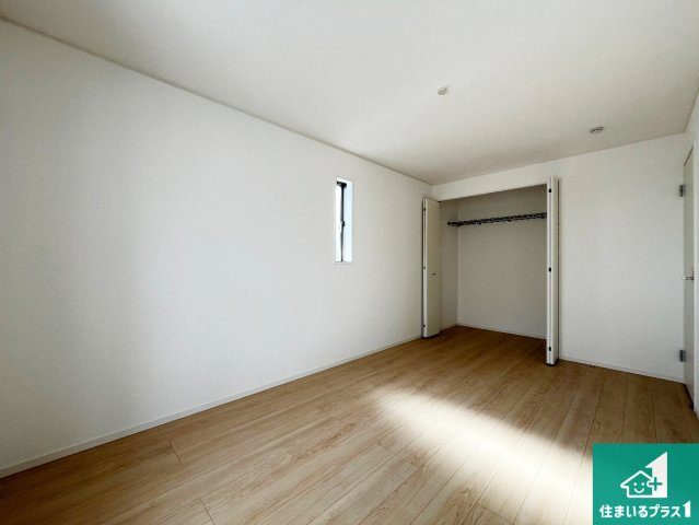 加古川市別府町新野辺　第23期　新築一戸建ての洋室|シンプルな洋室は、自分好みのインテリアが楽しめます♪ご家族とインテリアや家具を選びに行くのは新築購入時の醍醐味の一つです。ぜひお楽しみください♪