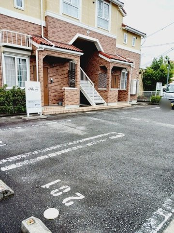 プラーノの駐車場