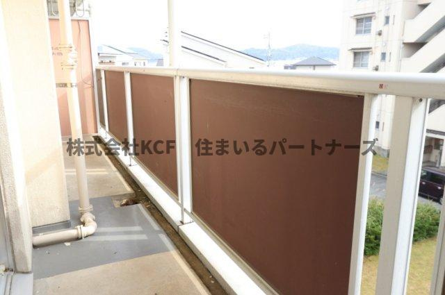 ビレッジハウス下広川一号棟のバルコニー|暖かな日差しのふりそそぐバルコニー