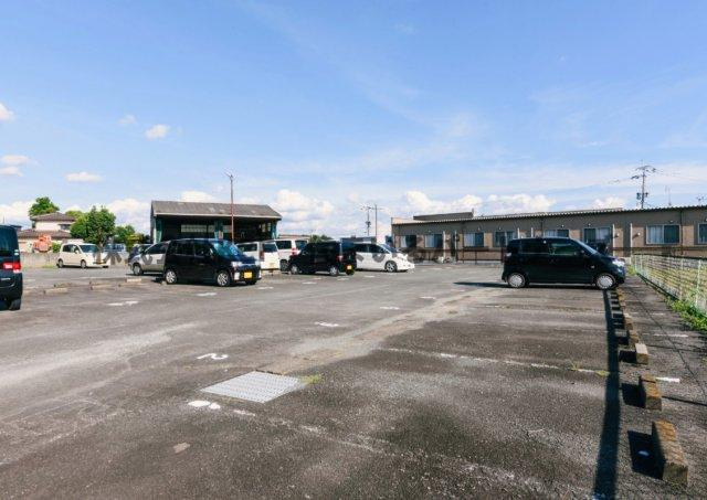 ビレッジハウス下広川一号棟の駐車場|車をお持ちの方に嬉しい駐車場付きの物件です