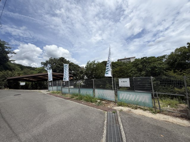 【ヴィレッタの杜】甑岩町Ｄの前面道路含む現地写真|前面道路含む現地写真です