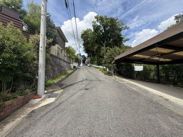 【ヴィレッタの杜】甑岩町Ｄの前面道路含む現地写真|前面道路含む現地写真です