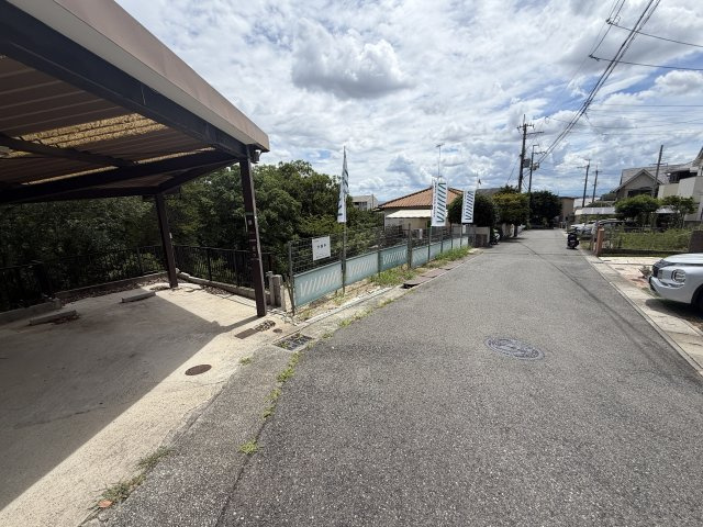【ヴィレッタの杜】甑岩町Ｄの前面道路含む現地写真|前面道路含む現地写真です