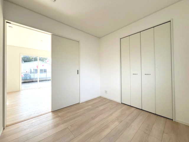 昭島市拝島町3丁目　新築戸建全3棟の洋室|【洋室1】収納スペース