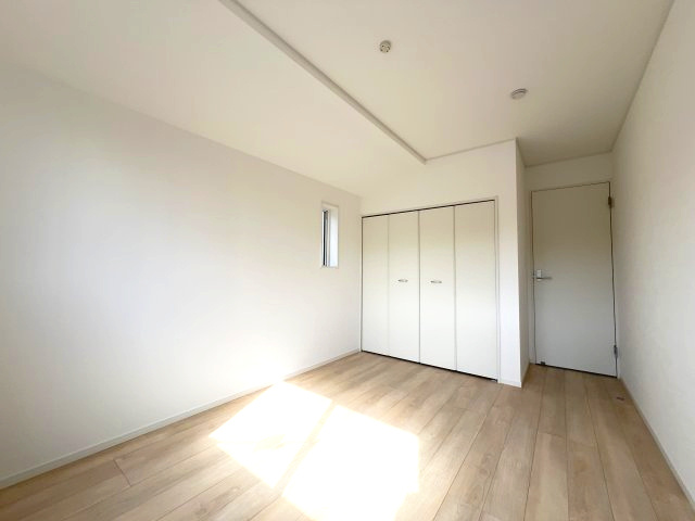 昭島市拝島町3丁目　新築戸建全3棟の洋室|【洋室1】収納スペース