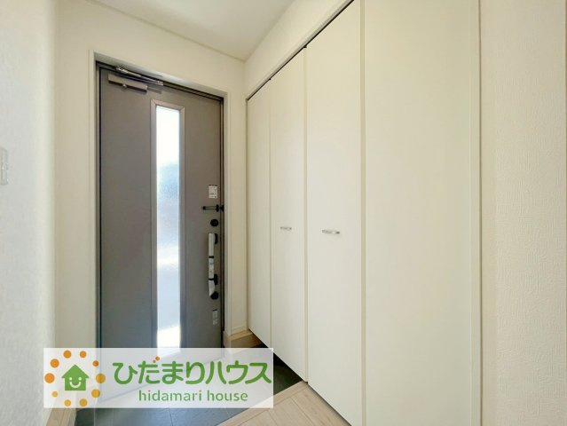 加須市馬内第3　新築一戸建て　03　クレイドルガーデンの玄関