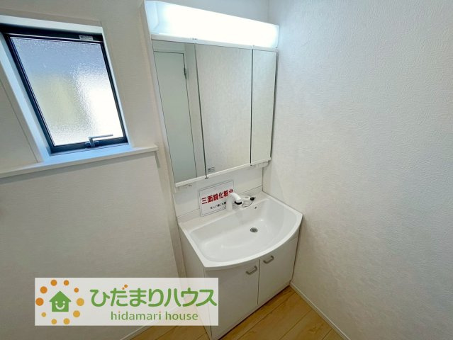 加須市馬内第3　新築一戸建て　03　クレイドルガーデンの独立洗面台