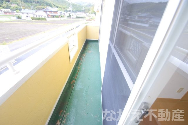 【バルコニー】 | お洗濯にも便利なバルコニー付き