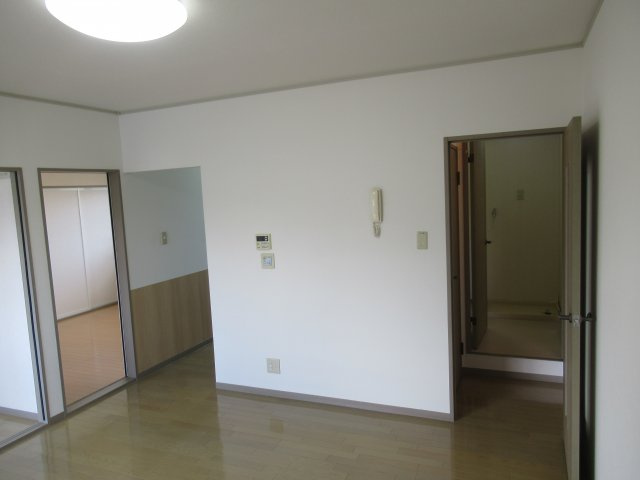 テンアールの居間・リビング|201号室のサンプル写真となります