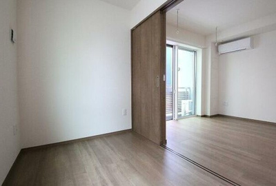 【寝室】 | インフォレスト | 全面フローリング。