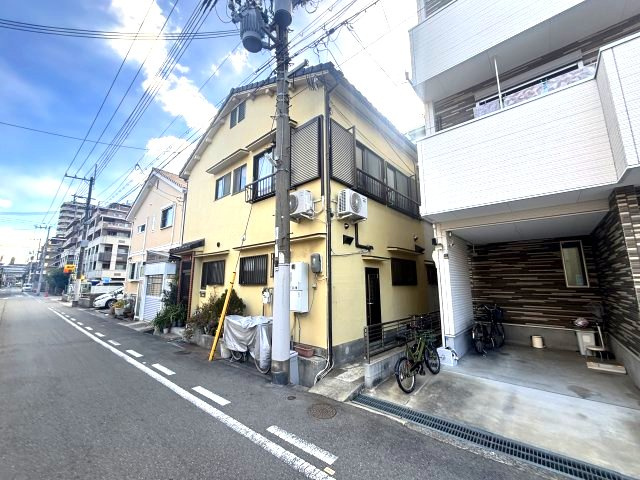深江北町テラスハウスの外観