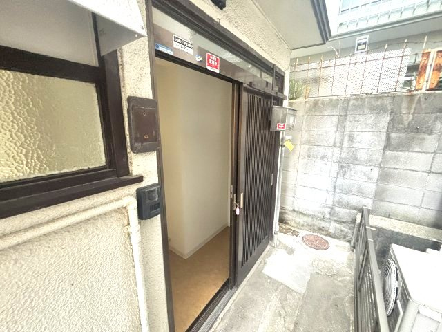 深江北町テラスハウスの玄関