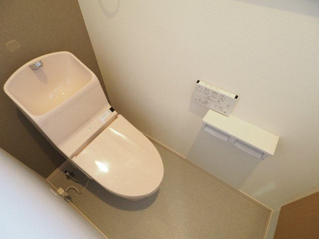 小泉貸家のトイレ
