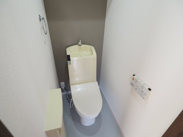 小泉貸家のトイレ