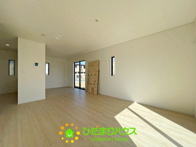 加須市馬内第3　新築一戸建て　04　クレイドルガーデンの居間・リビング