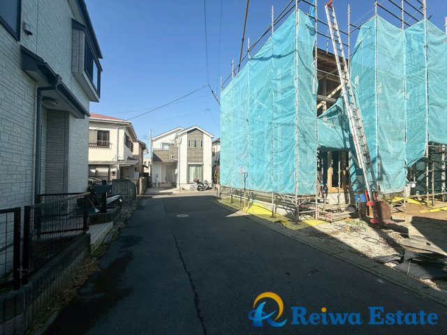 新築戸建　茅ヶ崎市香川3丁目の前面道路含む現地写真