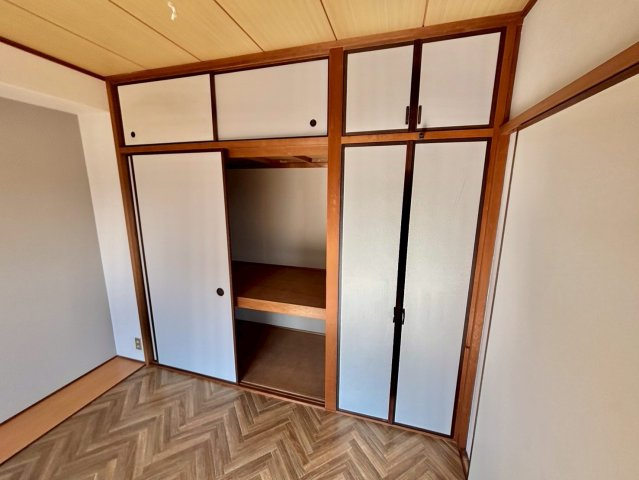 エクラージュA棟の収納
