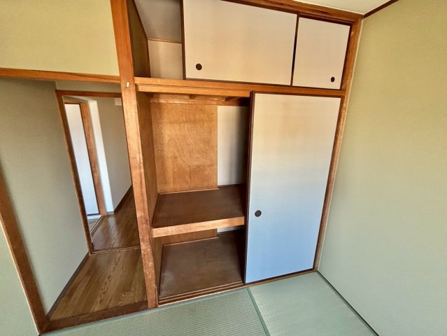 エクラージュA棟の収納