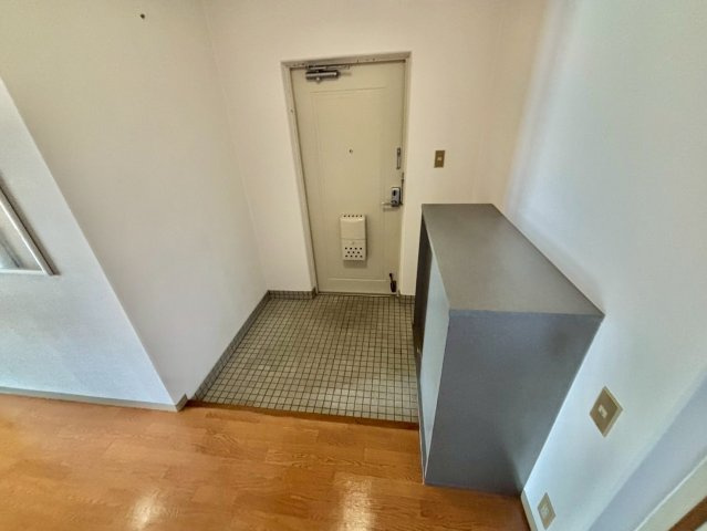 エクラージュA棟の玄関
