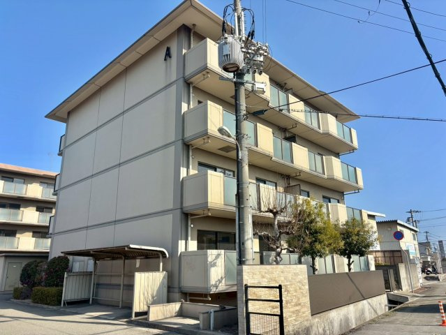 エクラージュA棟の外観