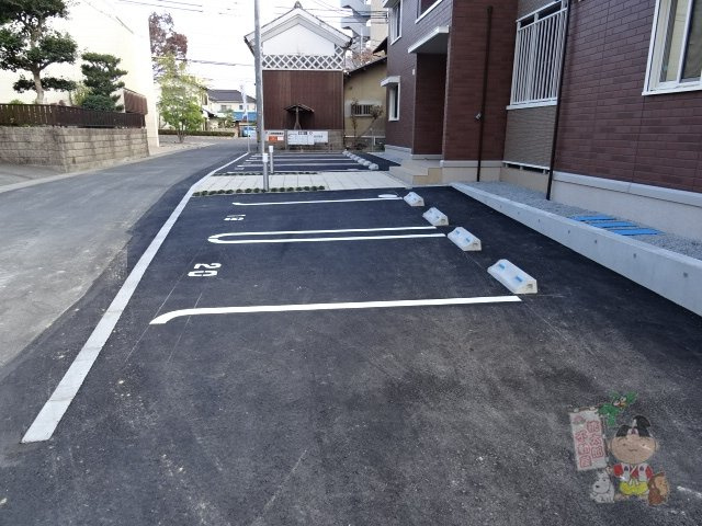 イルヴィラージュ　Ａの駐車場