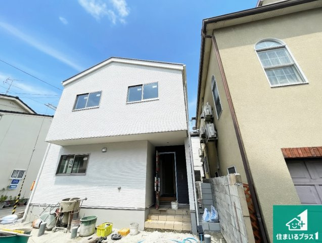 京都市伏見区向島立河原町　第4期　新築一戸建ての外観|周辺は落ち着いた街並みの住宅地！子育てがしやすい住環境です！まだ未完成ですが、現地でしかわからない事もございます。是非一度ご覧ください。