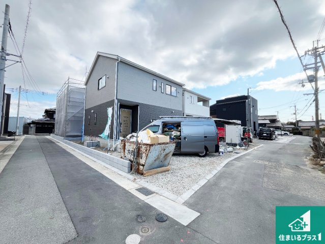 加古川市別府町新野辺　第23期　新築一戸建ての前面道路含む現地写真|周辺は落ち着いた街並みの住宅地！子育てがしやすい住環境です！まだ未完成ですが、現地でしかわからない事もございます。是非一度ご覧ください。