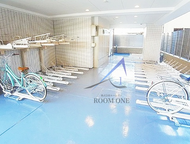 フュージョナル五反野のその他共用部分|駐輪場です。