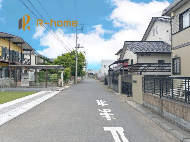 土浦市天川1丁目3期　新築戸建て　2号棟の前面道路含む現地写真|堂々！建物完成♪実際のお部屋をご見学可能です♪
ご見学が一番の資料！お気軽にお問い合わせ下さい♪