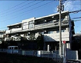 【外観】 | 鉄筋コンクリート造のがっちりとした建物。