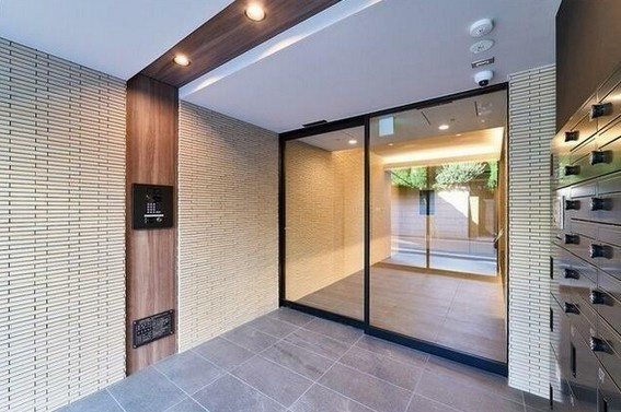 【エントランス】