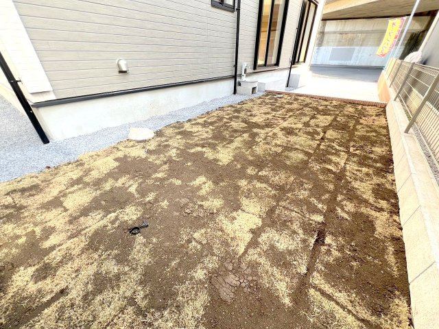 八王子市楢原町　全1棟　新築戸建ての庭