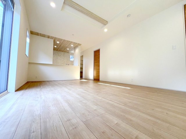 八王子市楢原町　全1棟　新築戸建ての居間・リビング