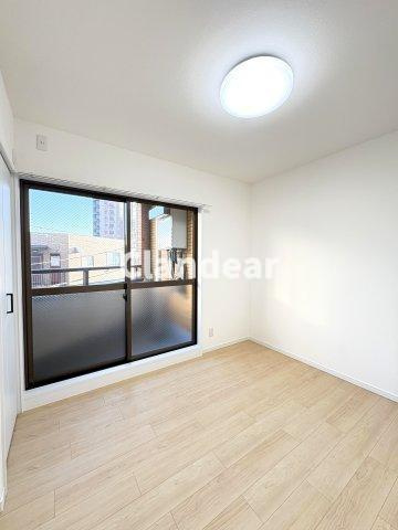 スカイウェイ立石の洋室|ドキドキの新生活も、安心してスタート。ぴったりの住まいを見つけませんか？クランディアが一緒に住まい選びをサポートします‼　まずは、お気軽にお問合せください　＃クランディア