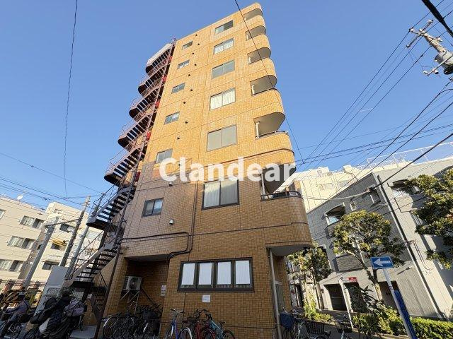 スカイウェイ立石の外観|駅徒歩1分の快適さと、落ち着いた住環境が共存する小規模レジデンス。
日々の暮らしを軽やかにしてくれる、立石らしい温かさを感じる住まいです。
