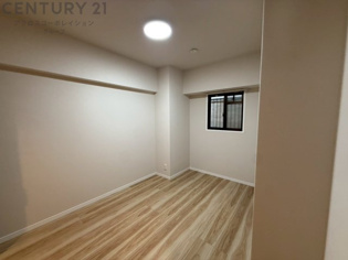 子供部屋…創造性や成長を促す遊びの空間を提供。学習や趣味に集中できる環境を整えます。個別のプライベートスペースは自己表現と自立心を育み、心地よい睡眠環境を整えリラックスできる場所を提供。