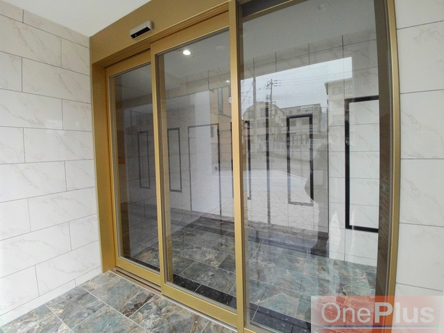 ONLYONE灘南通のエントランス