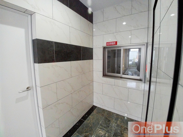 ONLYONE灘南通のエントランス