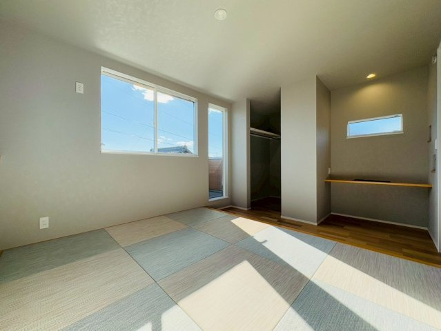 土佐市高岡町乙　Ａ号地の和室|陽ざしが心地いい、使い勝手の良い2階和室。