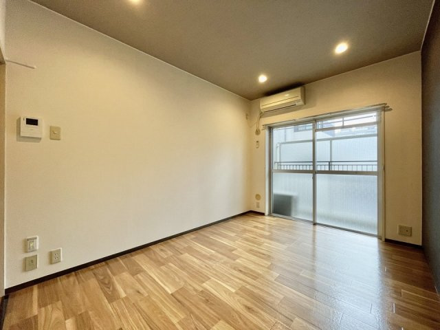 セティル上杉の洋室