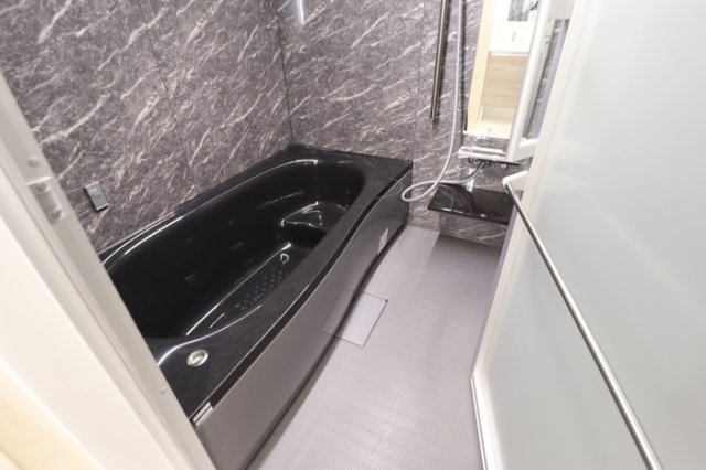 Resi NOIR(レジノワール)の浴室