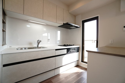 【キッチン】 | 【上質リノベ】コープ野村五日市グリーンスクエア隅の浜 | 室内（2026年3月7日8：30頃）撮影