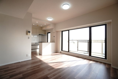 【居間・リビング】 | 【上質リノベ】コープ野村五日市グリーンスクエア隅の浜 | 室内（2026年3月7日8：30頃）撮影